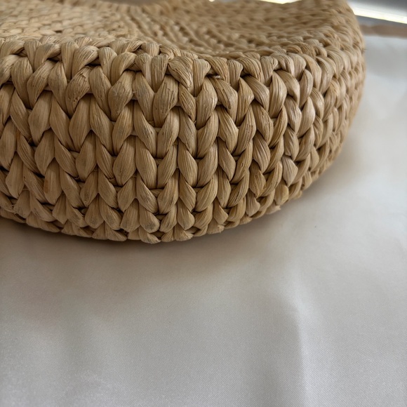 Talbots, Stylish Tan Woven Handbag. Outside looks great. Inside has some wear. - Picture 8 of 14